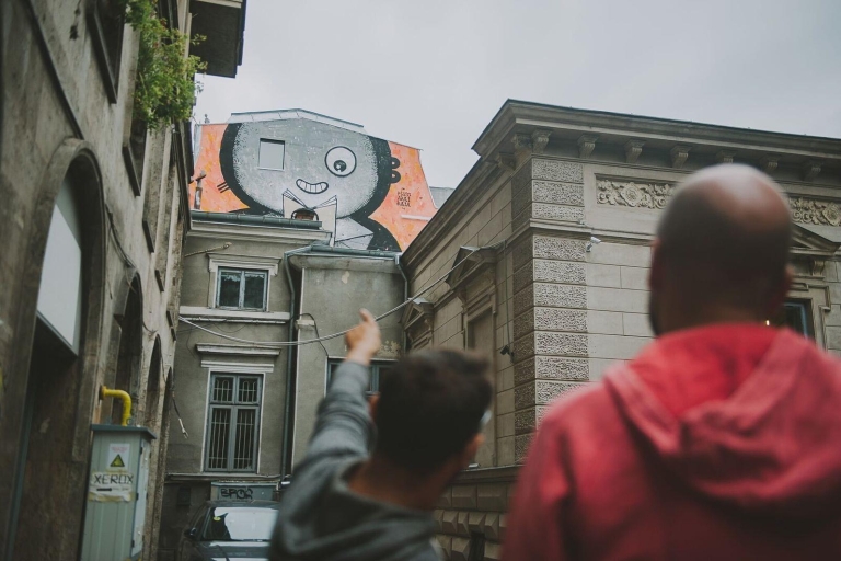 Recorrido alternativo a pie por BucarestRecorrido por el arte callejero