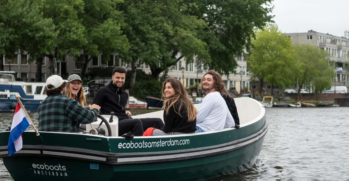 Afbeelding 2 van Amsterdam: Kapitein voor een dag 2 uur bootverhuur