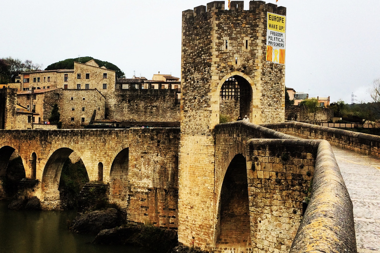 Depuis Barcelone : Villages médiévaux et randonnée volcaniqueParc national de la Glarrotxa et visite de Besalú