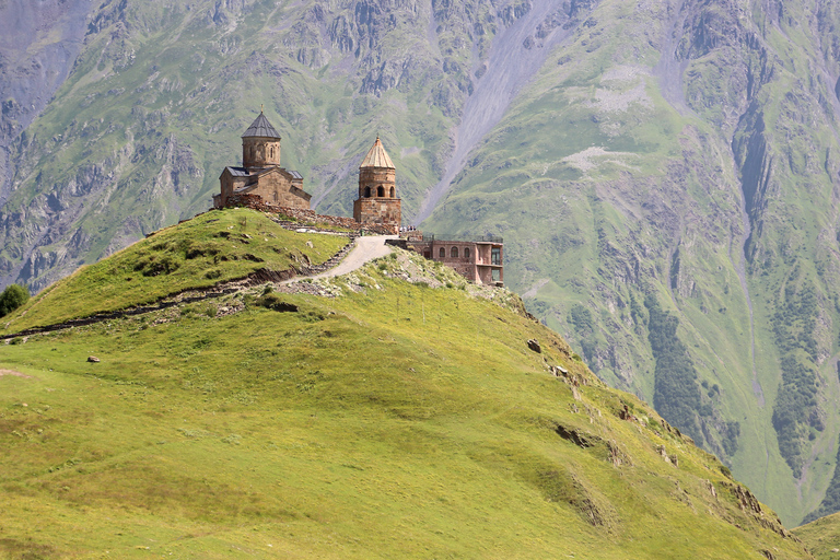 Ananuri, Gudauri &amp; Kazbegi Day Tour From TbilisiKazbegi Tour with Gergeti Trinity Church