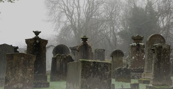 Edinburgh: 2-Hour Ghost Tour in Spanish