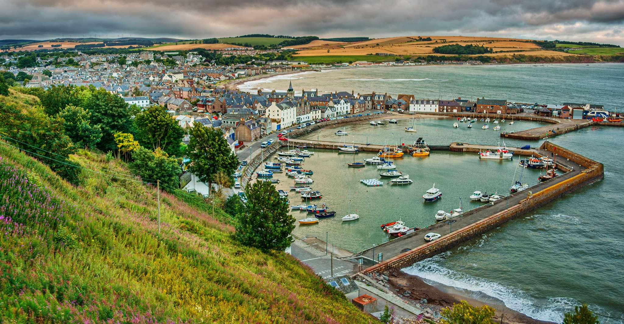 De Edimburgo, Glamis y Dunnottar Castillos Tour en español - Hizvo