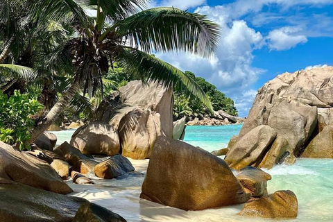 Noleggio barche private di lusso a Praslin, Seychelles