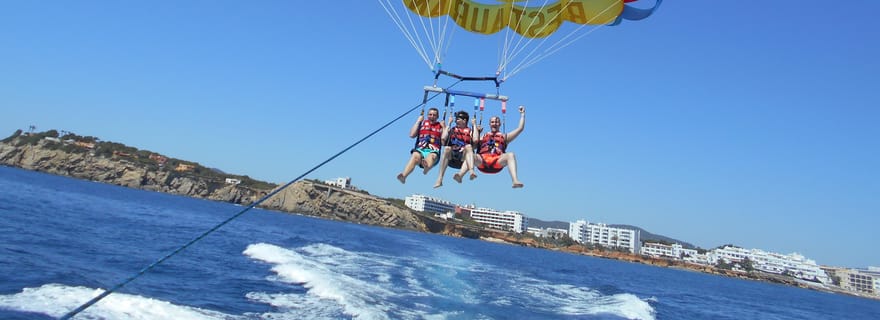 Santa Eulària des Riu : Croisière en parachute ascensionnel avec boissons
