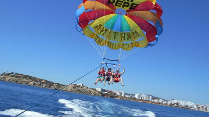 Santa Eulària des Riu: Parasailing Boat Cruise with Drinks