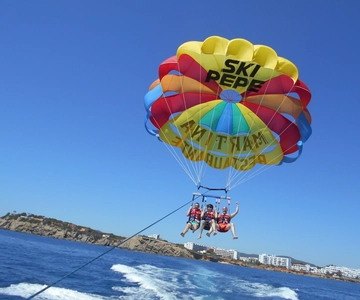 Santa Eulària des Riu: Parasailing Boat Cruise with Drinks