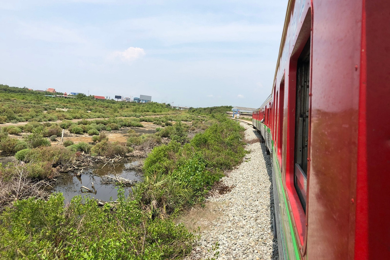 Damnoen Saduak Floating Market & Maeklong Train Market Tour Premium 9 seat with hotel pick up and drop off