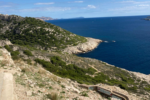 Calanques Ridge Trek with Panoramic Mediterranean Views