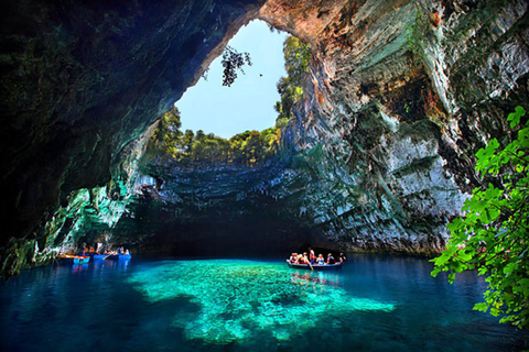 Da Zante: Tour di un giorno sull&#039;isola di Cefalonia in autobus e barcaDa Zante: tour di un giorno a Cefalonia in autobus e barca