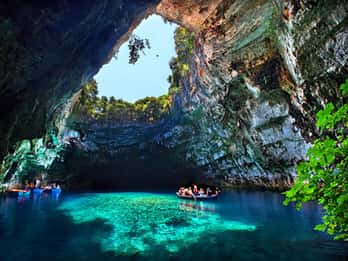 From Zakynthos: Kefalonia Island Full Day Tour by Bus & Boat