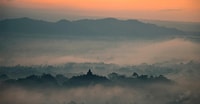 Setumbu Sunrise Borobudur und Prambanan mit Mittagessenoption - Housity