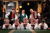 Krakow, spectacle folklorique et dîner de 3 cours au Jama Michalika Café - Housity
