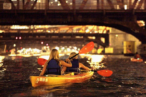 Chicago : visite nocturne en kayak sur les traces des fantômes et des gangstersChicago : Excursion nocturne en kayak sur les traces des fantômes et des gangsters