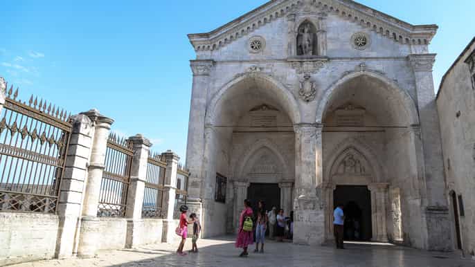the shrine of padre pio and monte santangelo private tour