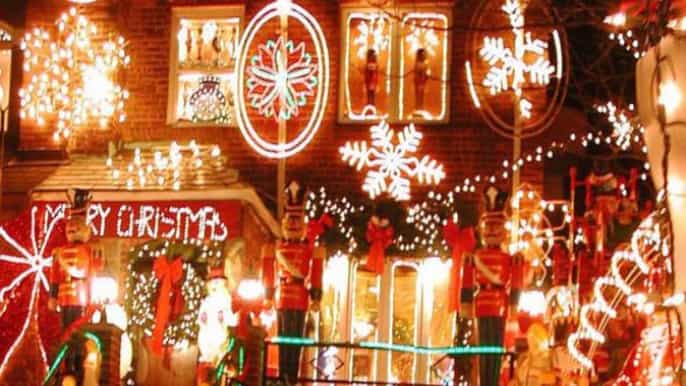 from manhattan 4hour multilingual dyker heights bus tour