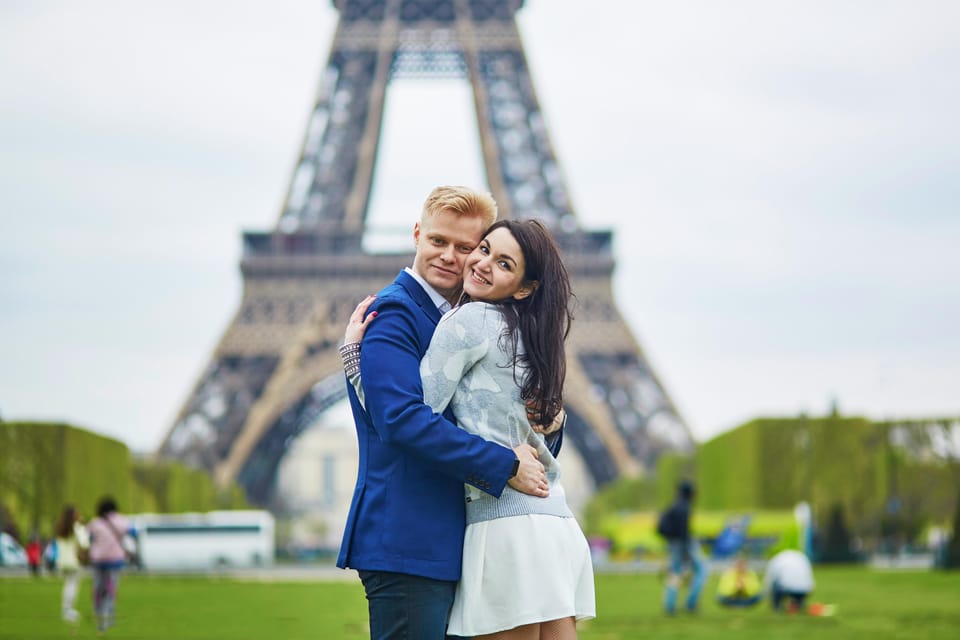 Paris: Romantic Photoshoot for Couples | GetYourGuide