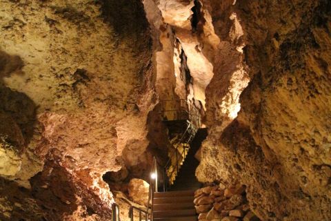 Будапешт: пешеходная экскурсия по подземной пещере