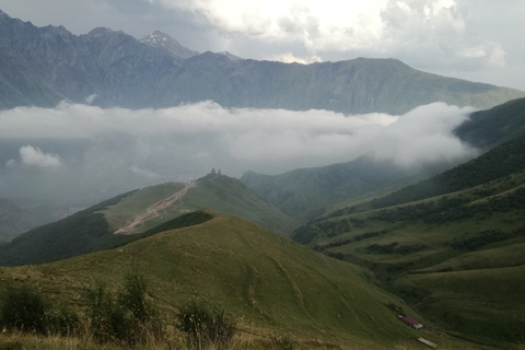 Excursion d&#039;une journée à l&#039;église de la Trinité Kazbegi et Gergeti