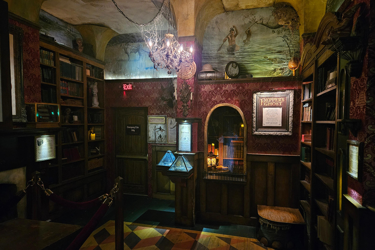 St. Augustine: Ghosts and Gravestones Old Town Trolley Tour