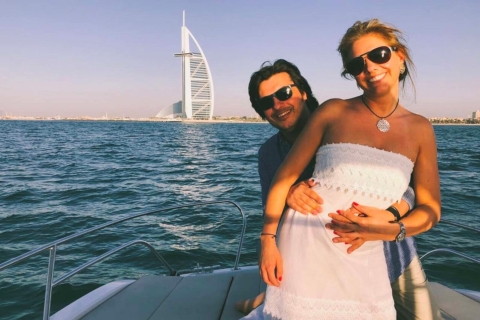Dubai: Bootstour, Schwimmen, Sonnenbaden & Sightseeing2-stündige private Bootsfahrt