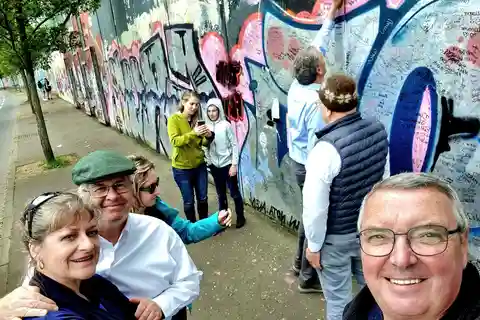 Belfast Political and Mural Taxi Conflict History Tour