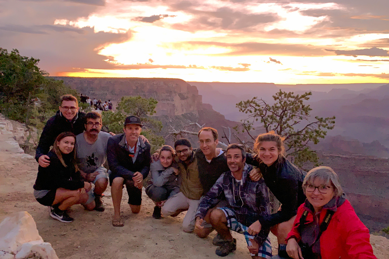 Desde Las Vegas Excursión nocturna al Gran CañónExcursión compartida con camping