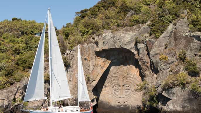lake taupo maori rock carving 2.5hour sailing cruise