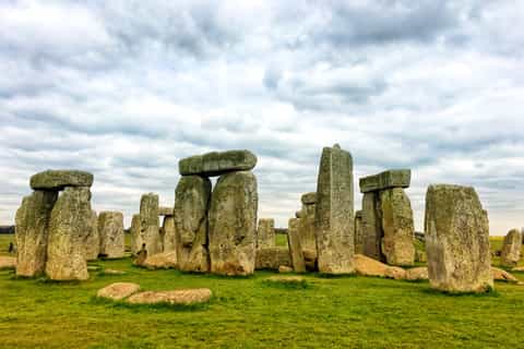 From Oxford: Stonehenge and Bath Small-Group Tour
