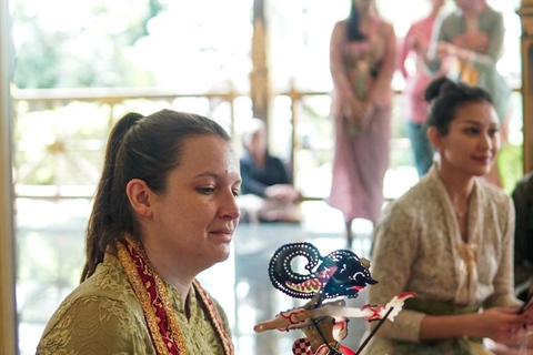 Yogyakarta: Wayang Show, Carving, and Painting Experience
