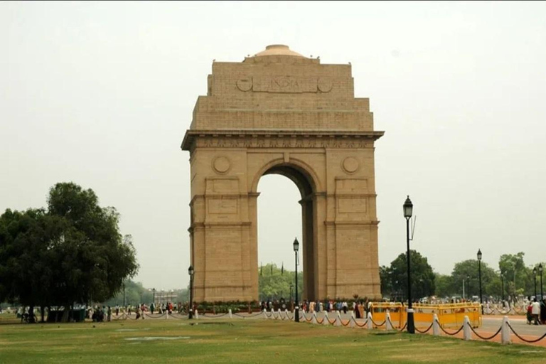 Same-Day Adventure: Delhi Sightseeing and Holi Celebrations.