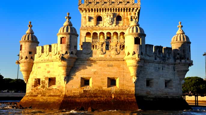 the fortresses of lisbon boat tour