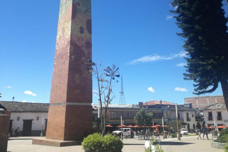 Flower Farm Silleteros and Carmen del Viboral Ceramics