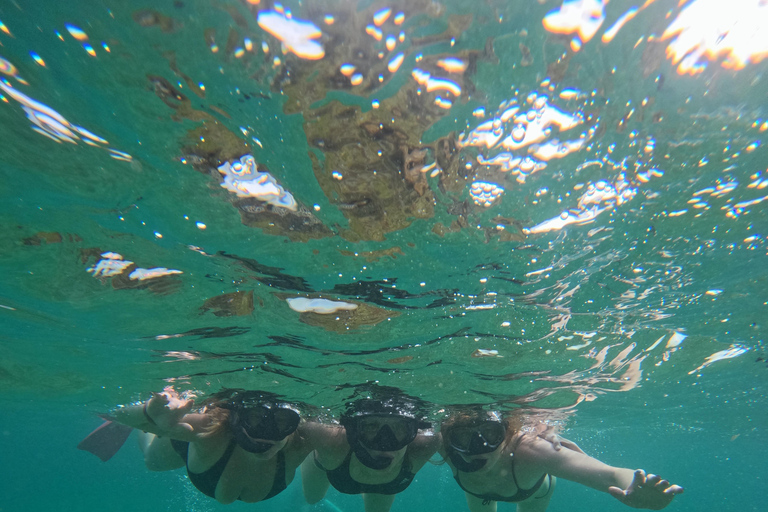Hiriketiya: Coastal Boat Ride & Guided Snorkeling Tour