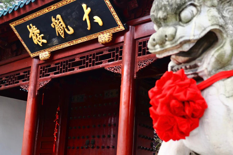 Zhujiajiao Water Town & Grand View Garden Private Tour