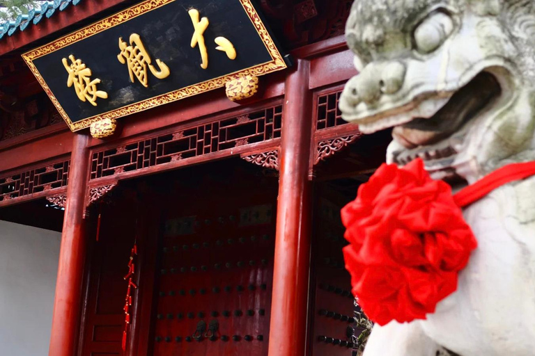 Zhujiajiao Water Town & Grand View Garden Private Tour