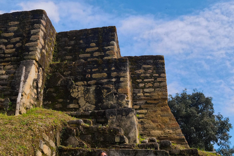 Desde Ciudad de Guatemala: Navegacion en Lago Atitlán y Visita a Iximché