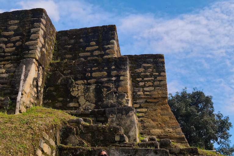 Desde Ciudad de Guatemala: Navegacion en Lago Atitlán y Visita a Iximché