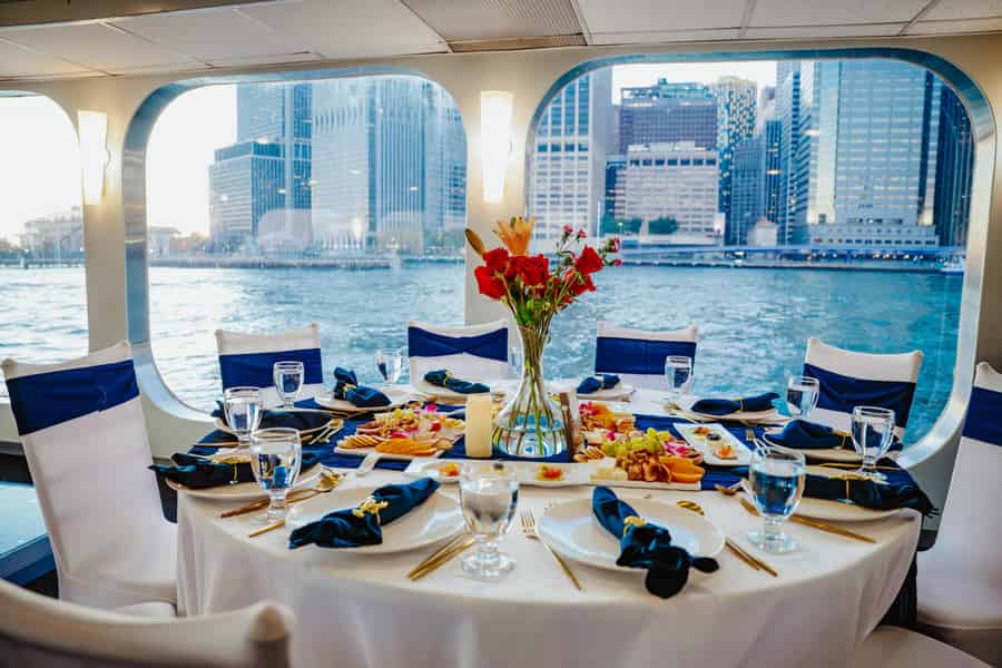 New York City: Bootstour mit Brunch zum Muttertag auf der Eternity. Foto: GetYourGuide