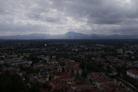 Von Zagreb aus: Postojna-Höhle, Bleder See & Ljubljana - PrivatVan für 5-8 Personen