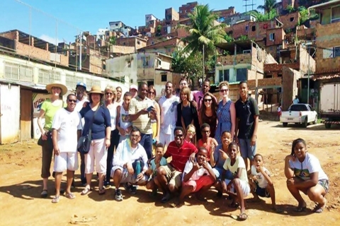 Salvador: Halbtägige Saramandaia Favela Tour