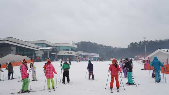 seoul jisan resort ski sled and snow day