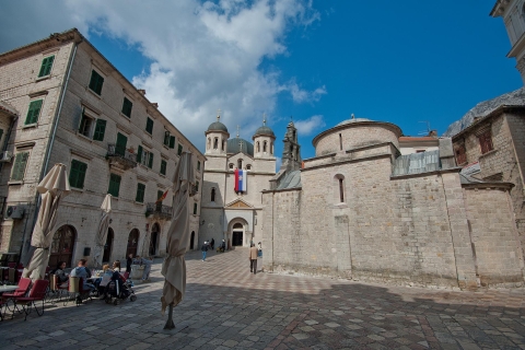 Depuis Dubrovnik : visite guidée des bouches de KotorVisite des bouches de Kotor depuis Dubrovnik en espagnol