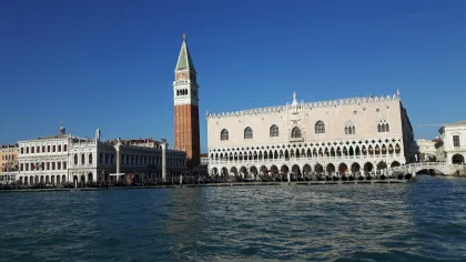 Vom Gardasee aus: Ganztagestour Venedig (bis 31. Juli)