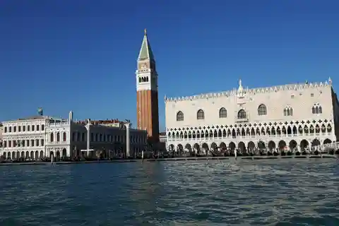 From Lake Garda: Venice LIGHT Full-Day Tour