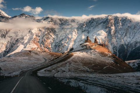 Tbilisi: Kazbegi and Juta Private Day Trip with Pickup