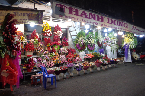 Mitternachts-Street-Food-Tour in Saigon mit dem Motorrad