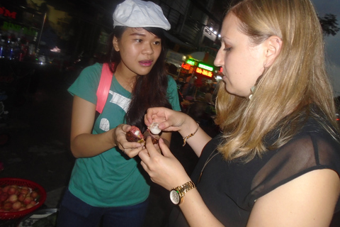 Midnight Street Food Tour i Saigon med motorcykel