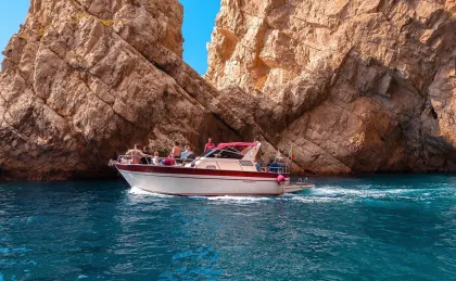 Ab Sorrent: Tagestour per Boot zur Amalfiküste