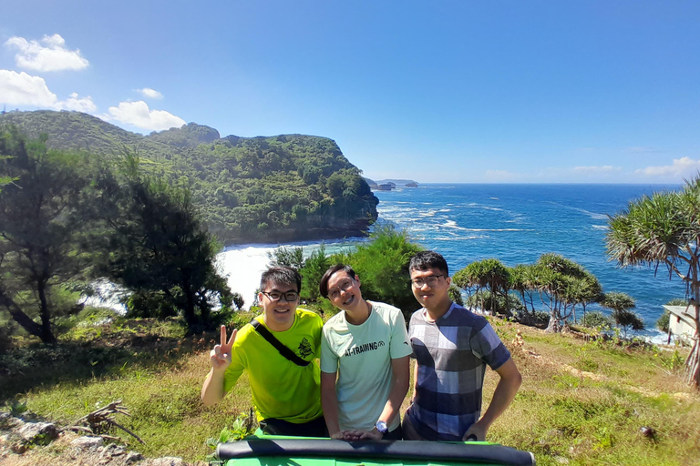 Caverna de Pindul, tubulação no rio Oyo e viagem de aventura na praia de TimangCaverna de Pindul e praia de Timang