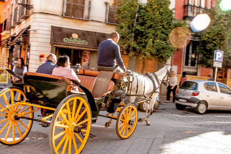 Sevilla: paseo romántico en coche de caballos auténtico